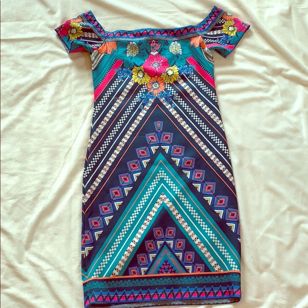 Off Shoulder Dress, size Small. Perfect!!